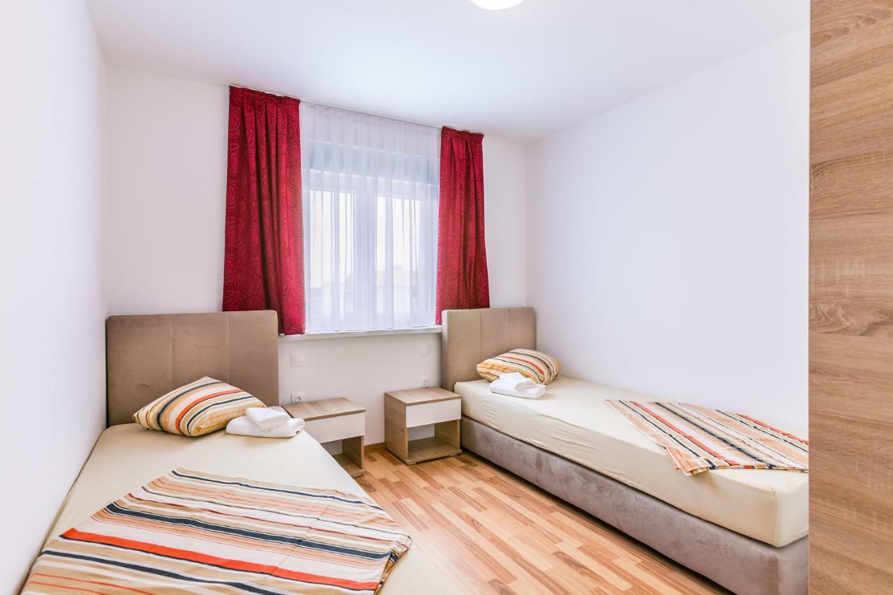 Hotel Dragan K3 Medolino Esterno foto
