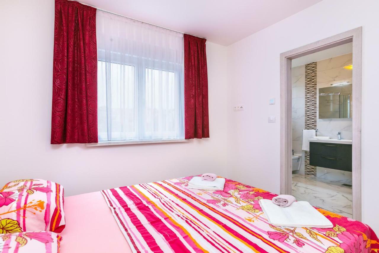 Hotel Dragan K3 Medolino Esterno foto